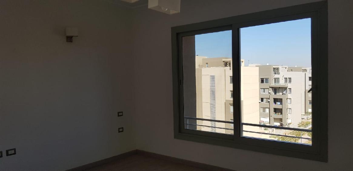 super lux apartment for rent in village gate 
